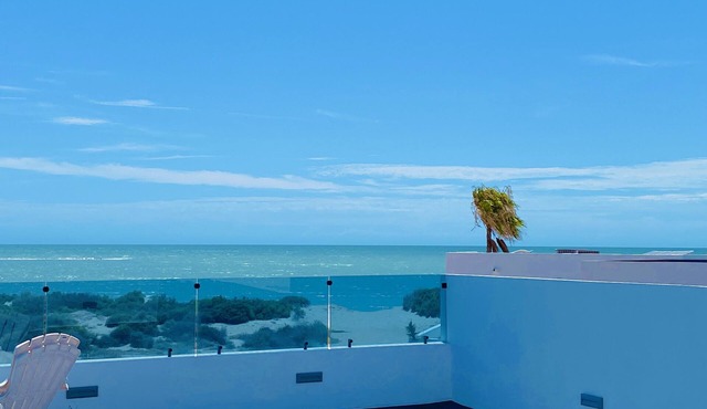 Beach Front House - EV charging included
