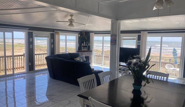 BEACH FRONT ISLAND COTTAGE 3 BEDROOM,1 BA PETS MUST BE DECLARED WHEN BOOKED.