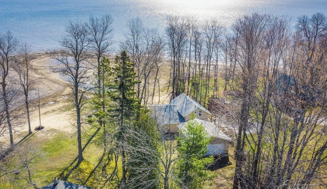 Beach Front - Kayaks, RV, EV, Games + Amenities