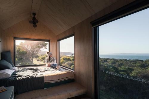 Beach Front Off-Grid Cabin on Kangaroo Island - Xanthe