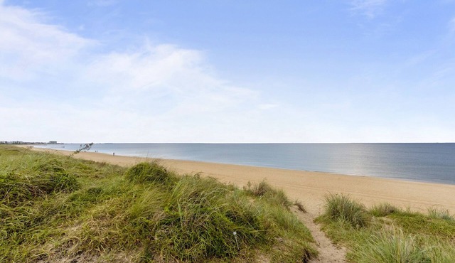 Beach Front on the Bay - Pet Friendly by RedAwning