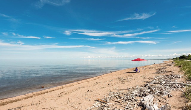 BEACH FRONT, PARK POINT, RARE FIND