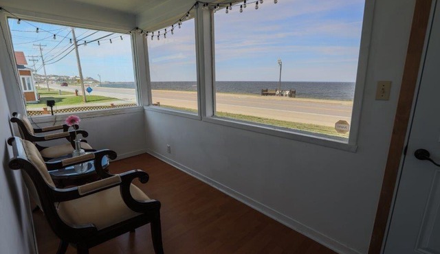 Beach front quality house, open year round, Cap- Chat, Gaspesie, fishing, kayak,
