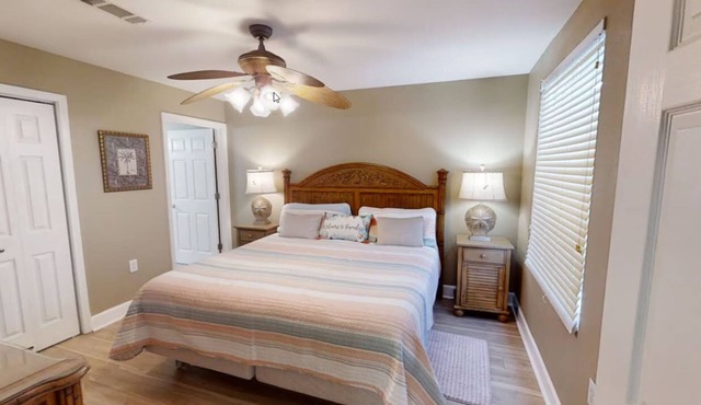 Beach Front Resort with Gulf View in Panama City Beach with all amenities!
