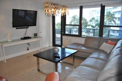 Beach Front Resort - 2 Bedroom, 2 bathrooms, Sleeps 6, 2 Pools- at The Alexander