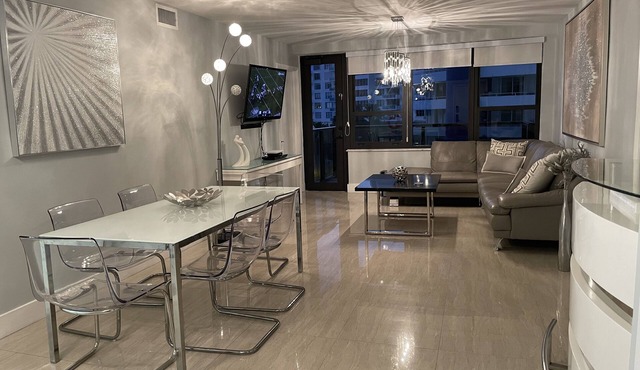 Beach Front Resort - 2 Bedroom, 2 bathrooms, Sleeps 6, 2 Pools- at The Alexander