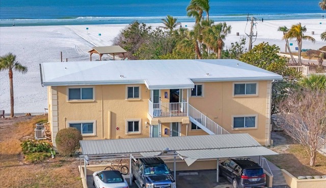 Beach Front. Siesta Key. Beautifully Updated Ground Floor Unit On The Beach.