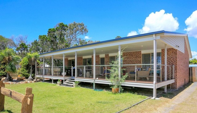 Beach Front Spectacular! @ 66 The Esplanade WOODGATE