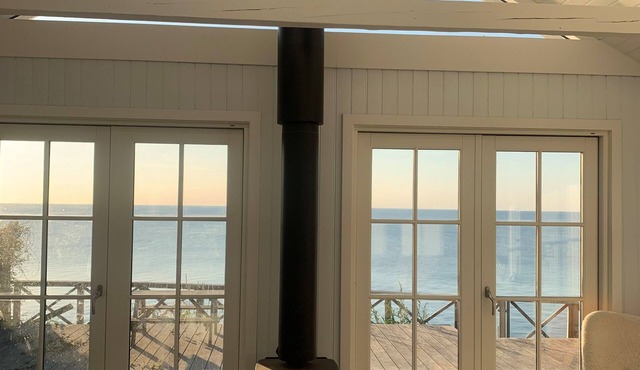 Beach front summer house with ocean view