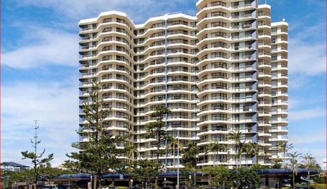 Beach front unit Coolangatta, available 17th to 24th December 2022
