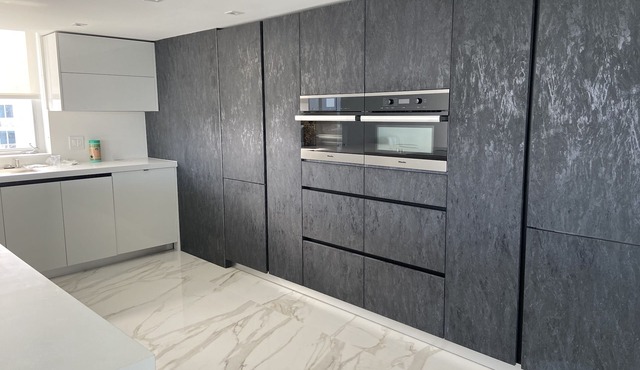 Beach front property with Spectacular view!