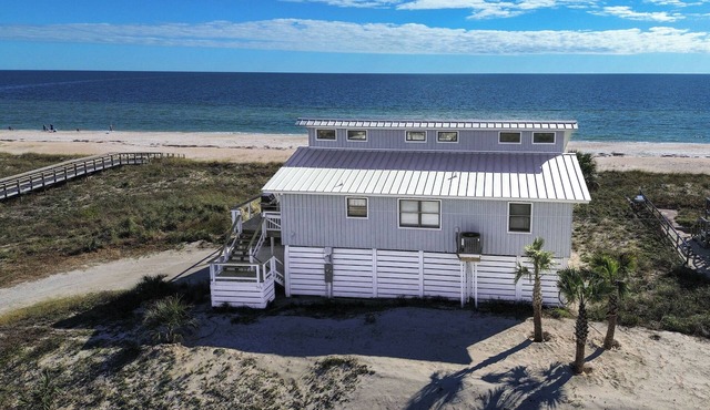 BEACH FRONT - 3 Bed 2 Bath, Remodeled, Pet Friendly, Hot Tub, Fire Pit