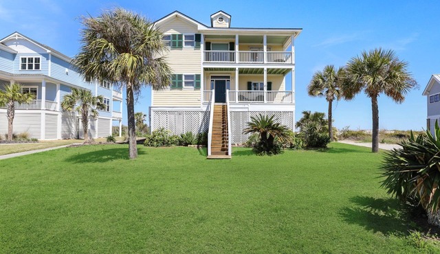 BEACH FRONT! Steps from the Beach - Fantastic Views