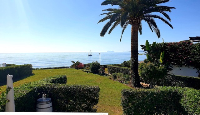 Beach Front Villa, Stunning Views, Direct Beach Access, Close to all Amenities.