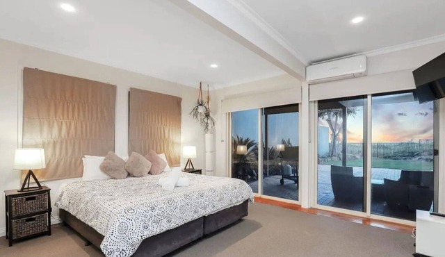 BEACH FRONT - YES PLEASE.