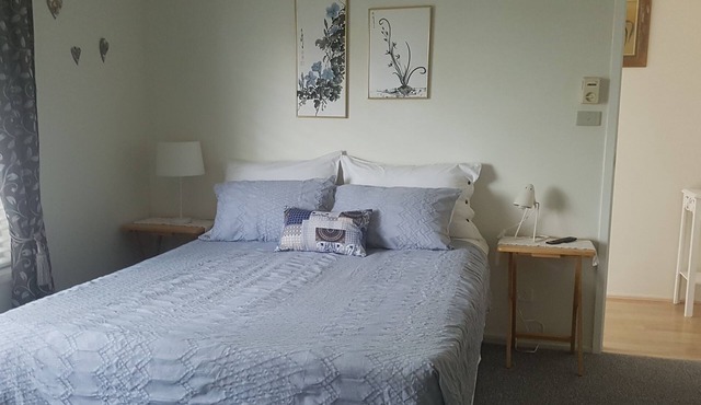 BEACH GETAWAY FOR A COUPLE, LINEN SUPPLIED