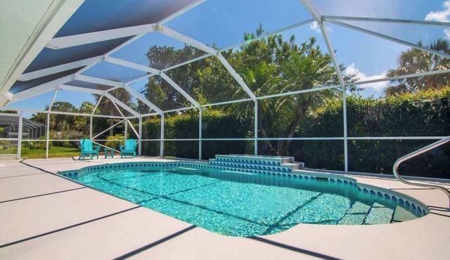 Beach Getaway - Private Pool & Two King Beds