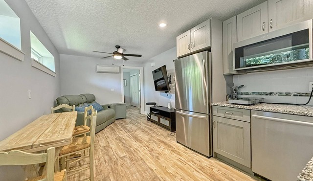 Beach Getaway - 0.3 miles from ocean