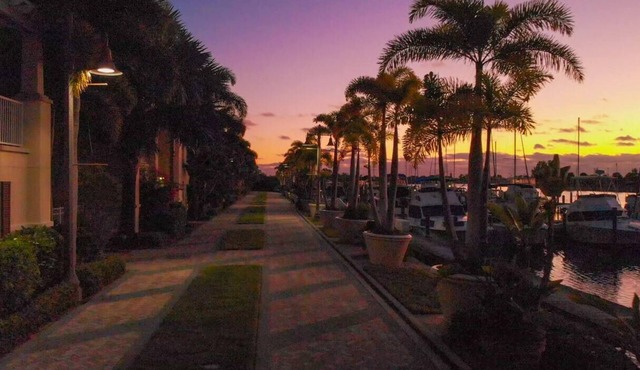 Beach happy Geataway!