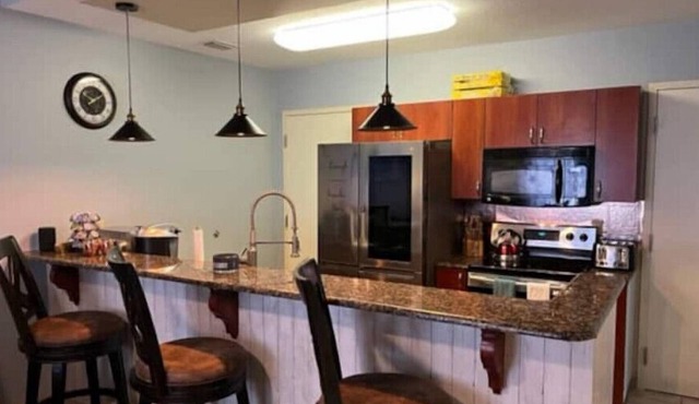 Beach/Harley Davidson's King Bed & 75 inches