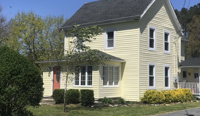 BEACH HAVEN Assatique/Berlin Dog friendly, outside bar and kitchen