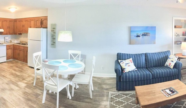 Beach Haven, less than 1 block to beach! Full kitchen, Private & Spacious.