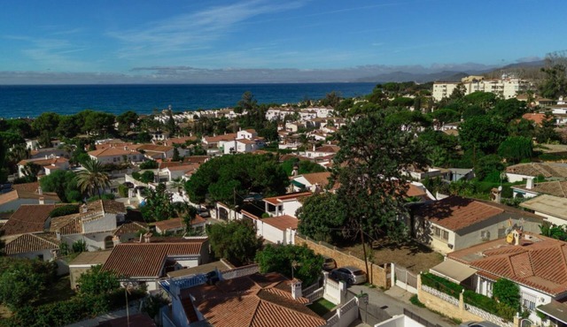 Beach holiday home with private terrace and barbecue, Costabella