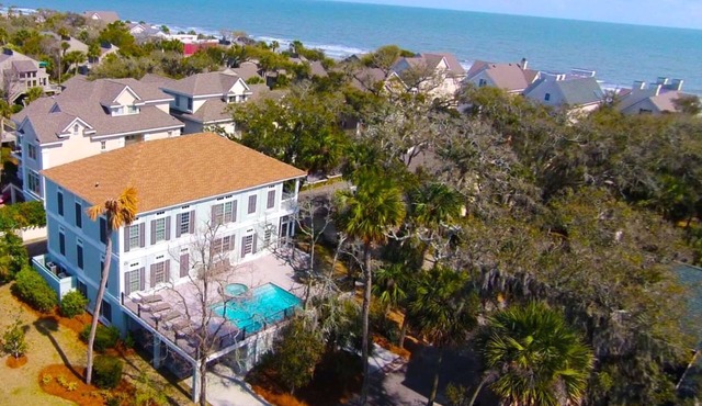 Beach Home-Elegant Contemporary Design.Spacious Deck Pool Spa Area.Elevator