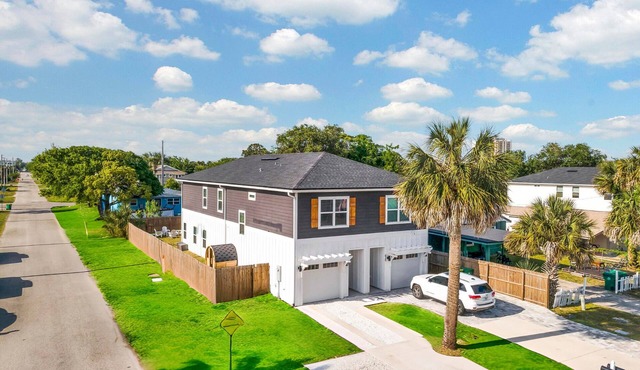 Beach Home | Hot Tub · Sauna · Cold Plunge · Arcade · 9BR