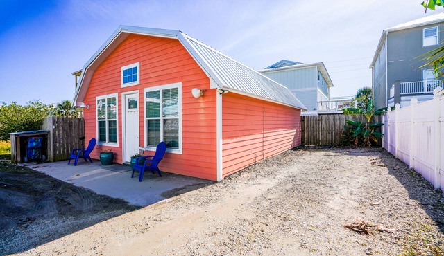 🌞 Beach home 🏖️Sleeps 8 🐟50 steps to PRIVATE BEACH🐾 Large Pets 🤿 Free Kayak