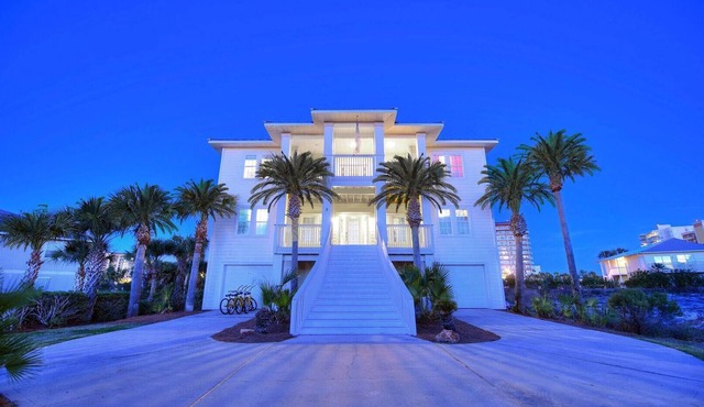 Beach Home with Private Pool and Free Tiki Cruise!