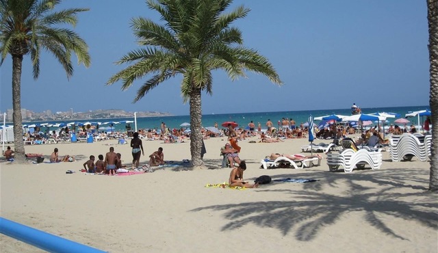 Beach House 'Guardamar Playa' with Sea View, Terrace, Balcony & Wi-Fi