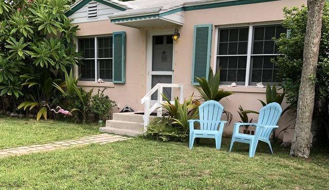 Beach House 2 blocks 2 fishing pier and Beach!