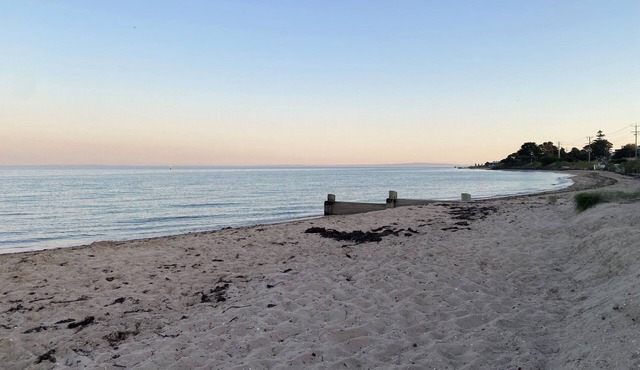 Beach House 200m from the water