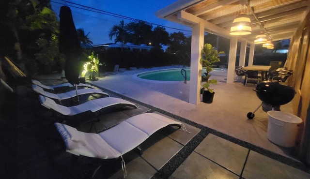 Beach House 3-bedroom villa with pool