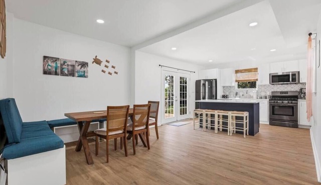 Beach House - 3BR Beach Gem 30ft to Sand + Walk to Amusement Park