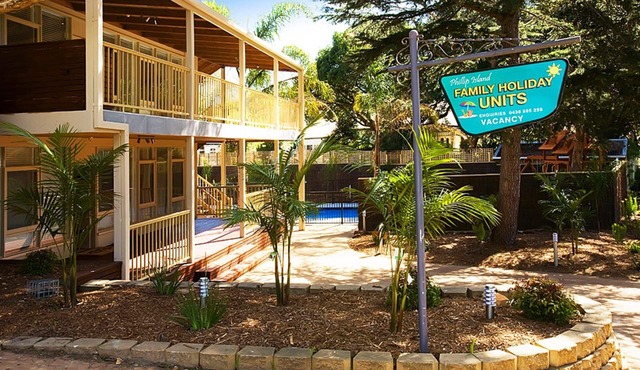 Beach House Apartments with pool