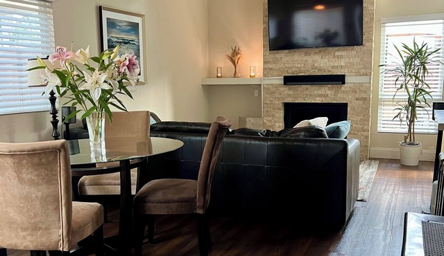 Beach house, Back Yard,Pet Friendly, East side Costa Mesa, EV Charger