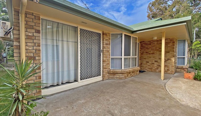 Beach House Backing onto Bush