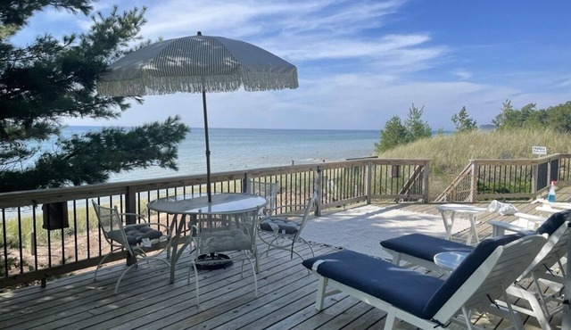 Beach House Beauty on Lake Michigan!