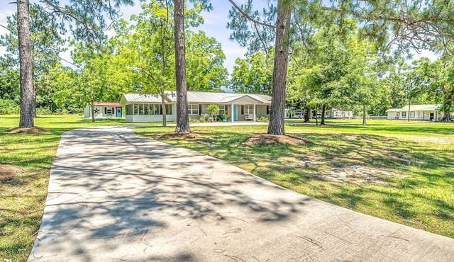 Beach House Blue 4/2 Home Beach on a Budget