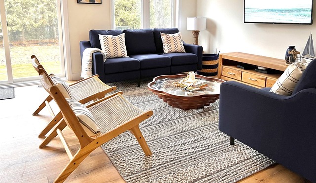 Beach House by the Woods - Boutique Coastal Cottage