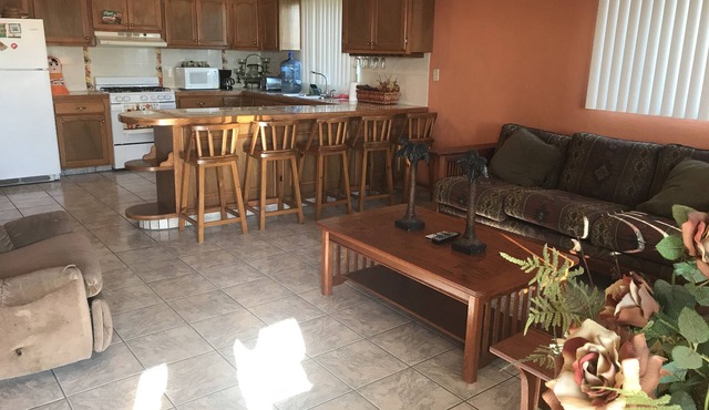 BEACH HOUSE CLOSE TO DOWNTOWN