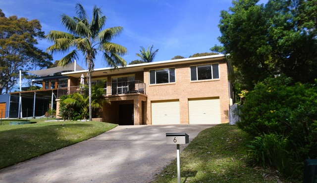 Beach House - direct 2-min access to the beach