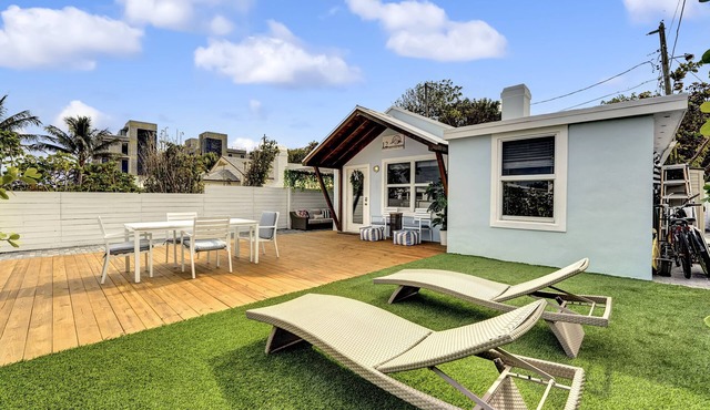 Beach House East of A1A, Private Hot Tub, Outdoor Oasis