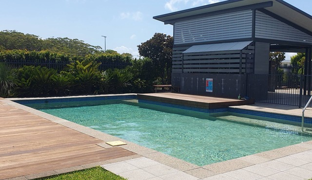 Beach House for a couple, 2-3 couples or a large family. Close to Beach and Pool