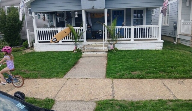 BEACH HOUSE - half block from beach