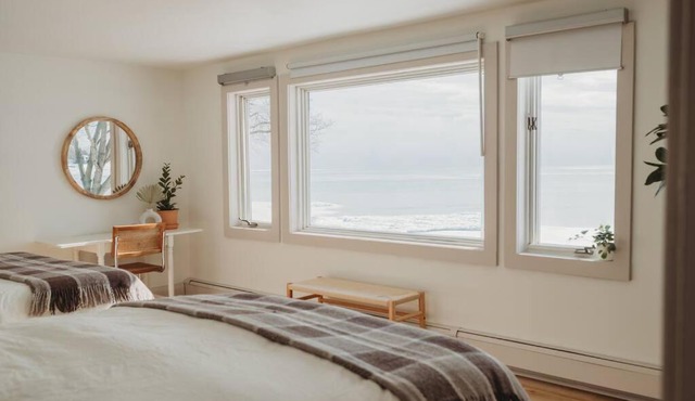 Beach House in Niagara
