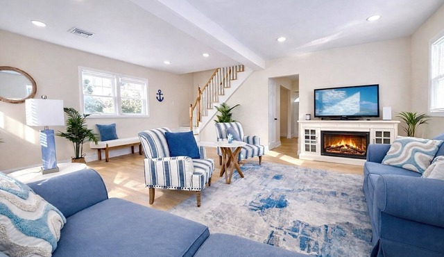 Beach House near NYC. 1 Block to Ocean. Sleeps 10