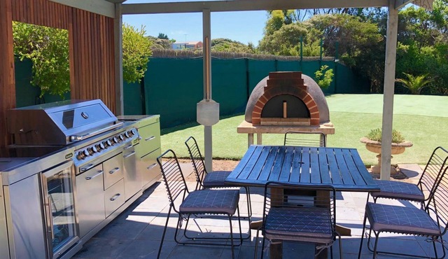 beach-house-ocean-bayside-beaches: Golf Green, Playground, Hot Tub, Wifi, Foxtel